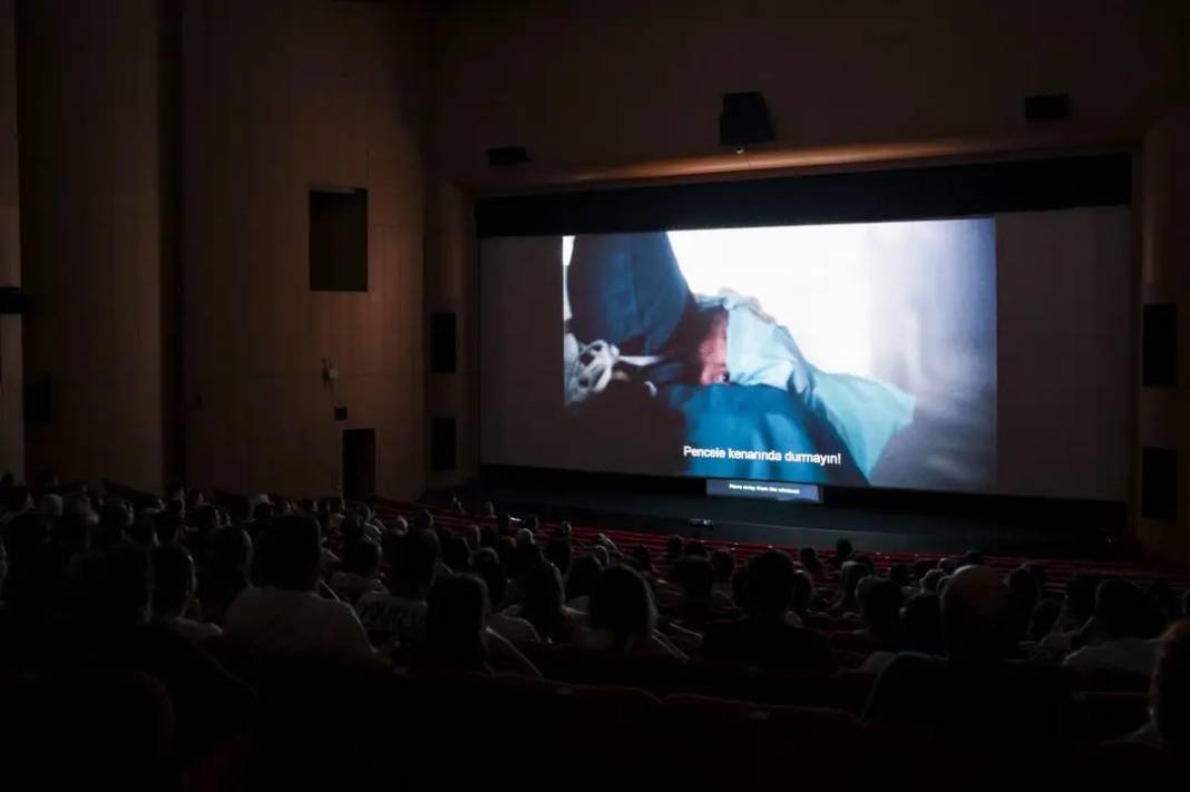 Yerli, Yabancı ve Çocuk Filmleri Sahnede 1